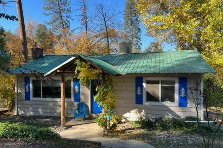 Blue Door Cottage 12 Miles To Yosemite Bbq Oakhurst Exteriör bild